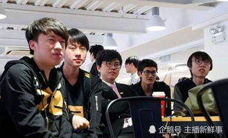 男子直播间抢了俩椅子还没巴掌大 男子直播间抢了俩椅子还没巴掌大