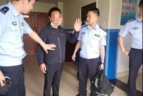 老赖坐高铁被拘 1小时内答应还570万 老赖坐高铁被拘 1小时内答应还570万