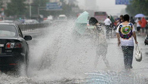 高二女生解决雨天骑行难题获专利 高二女生解决雨天骑行难题获专利
