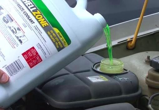汽车要加多少防冻液 汽车要加多少防冻液