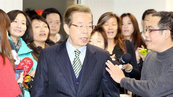 台名嘴自曝被戴电子脚镣不能出境 台名嘴自曝被戴电子脚镣不能出境