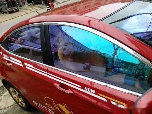 汽车金属膜一套多少钱贴(汽车金属膜一套的价格及其贴膜服务探讨) 汽车金属膜一套多少钱贴(汽车金属膜一套的价格及其贴膜服务探讨)