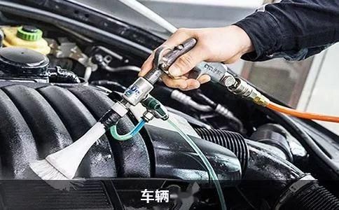 汽车保险杠漏油多少钱(汽车保险杠漏油维修费用解析，多少钱能解决问题？