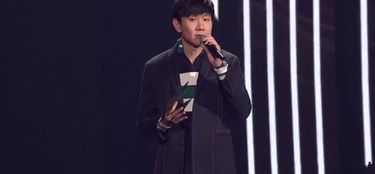 方大同获金曲奖最佳作曲人奖(方大同荣获金曲奖最佳作曲人奖,音乐天才的辉煌时刻) 方大同获金曲奖最佳作曲人奖(方大同荣获金曲奖最佳作曲人奖,音乐天才的辉煌时刻)