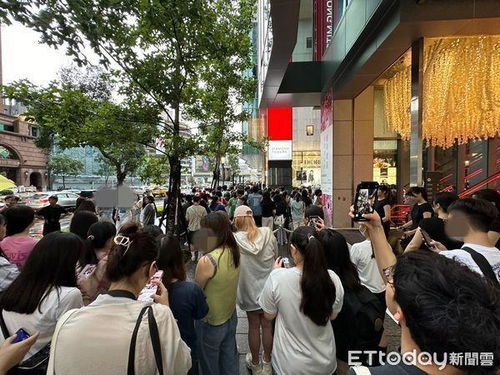 上海多人暴雨中排队喝零下80度咖啡(上海暴雨下的独特咖啡文化,多人排队喝零下80度咖啡) 上海多人暴雨中排队喝零下80度咖啡(上海暴雨下的独特咖啡文化,多人排队喝零下80度咖啡)