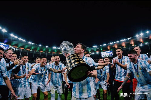 国际足联发布“梅罗马”最新合照 国际足联发布“梅罗马”最新合照